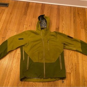 VTG Arc'teryx Gore Tex XCR Recco Hooded Shell Jacket Waterproof. Size L